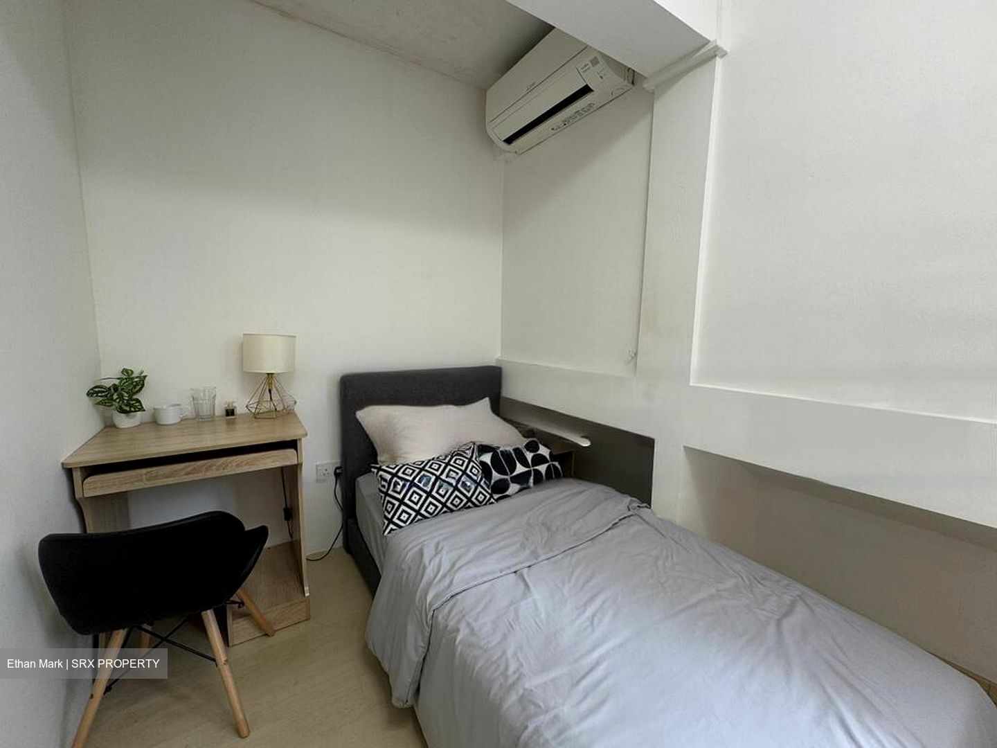 Blk 352 Clementi Avenue 2 Shopping Centre (Clementi), HDB Executive #473793841